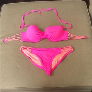 Victoria’s Secret bikini